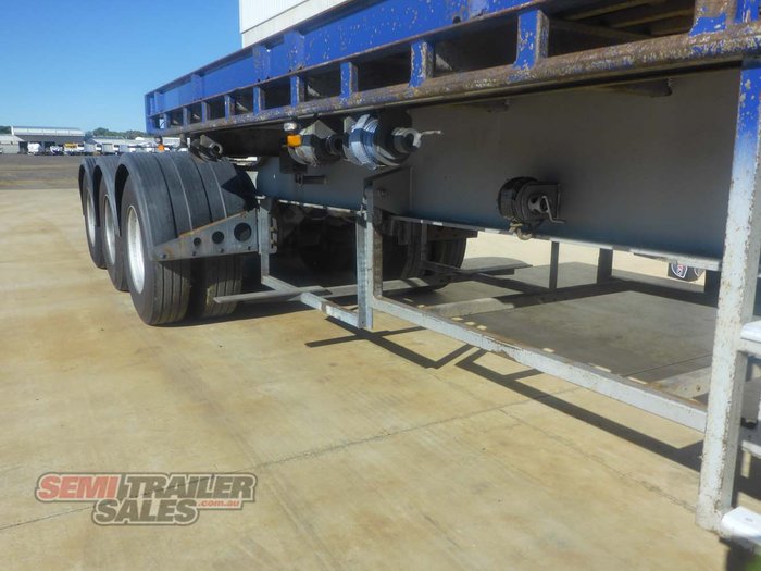 2008 Vawdrey 12 Pallet Flat Top A Trailer with 20FT Container Pins