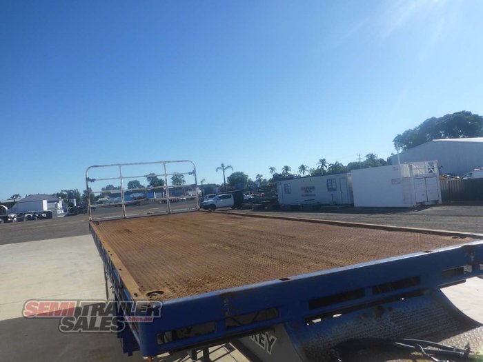 2008 Vawdrey 12 Pallet Flat Top A Trailer with 20FT Container Pins