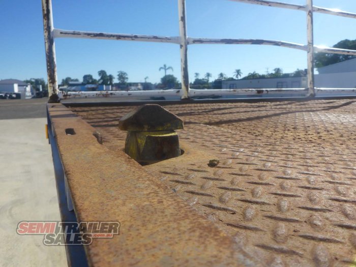 2008 Vawdrey 12 Pallet Flat Top A Trailer with 20FT Container Pins