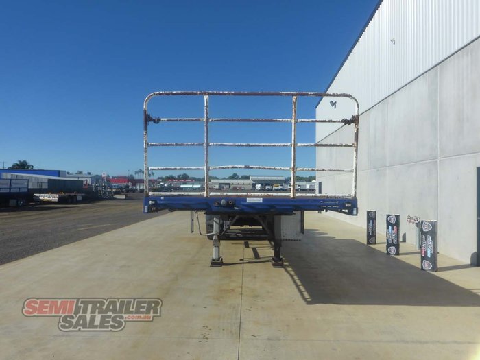 2008 Vawdrey 12 Pallet Flat Top A Trailer with 20FT Container Pins