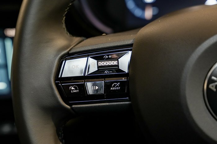 2025 Alfa Romeo Junior Ibrida