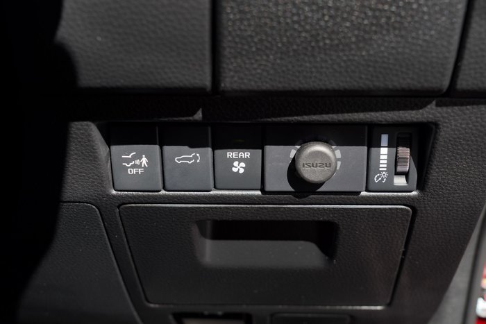 2024 Isuzu MU-X LS-T