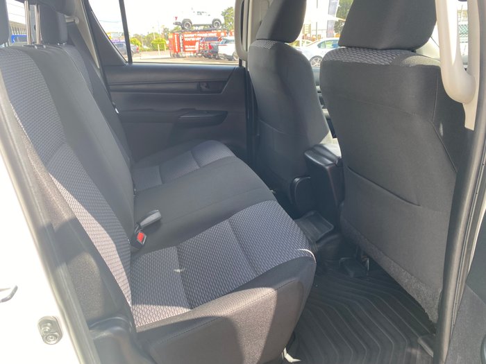 2016 TOYOTA HILUX WORKMATE (4x4)