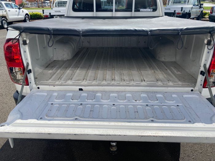 2016 TOYOTA HILUX WORKMATE (4x4)