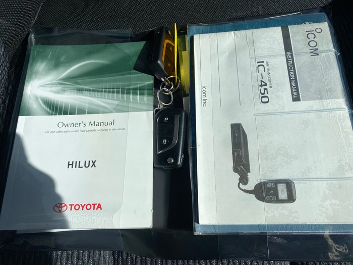 2016 TOYOTA HILUX WORKMATE (4x4)