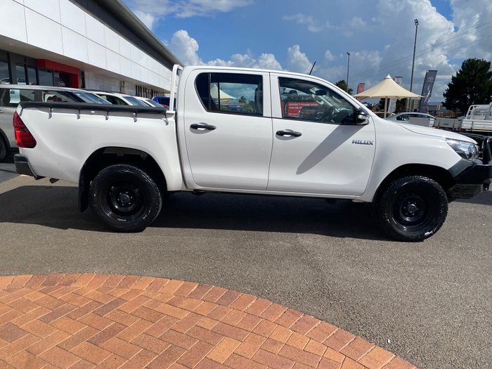 2016 TOYOTA HILUX WORKMATE (4x4)