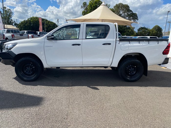 2016 TOYOTA HILUX WORKMATE (4x4)