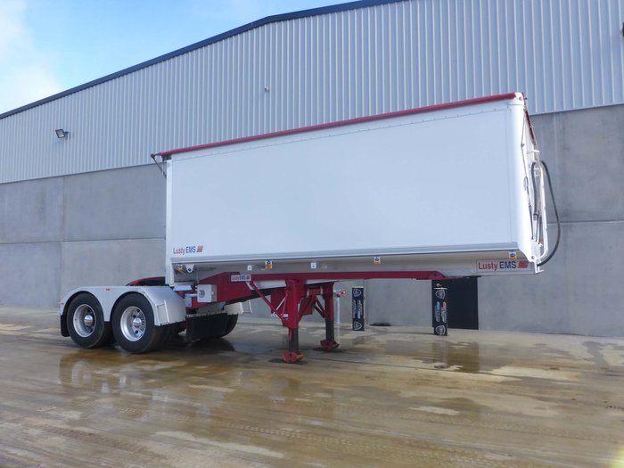 2002 Lusty Tip Over Axle Bogie Tipping A Trailer
