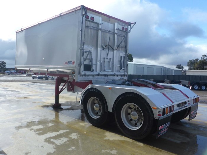 2002 Lusty Tip Over Axle Bogie Tipping A Trailer