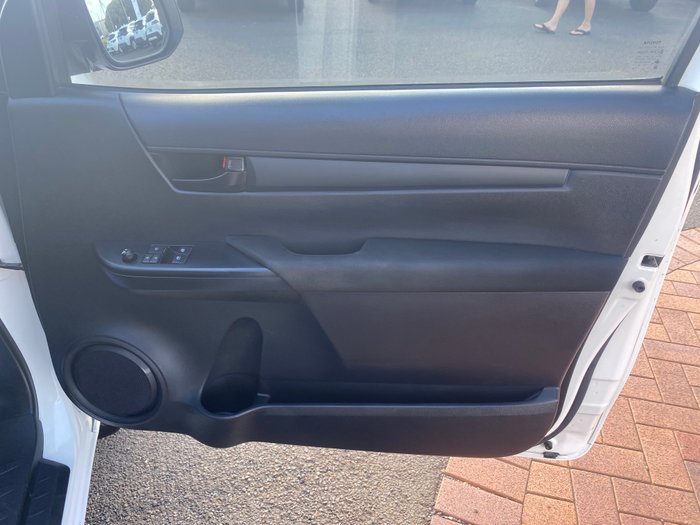 2016 TOYOTA HILUX WORKMATE