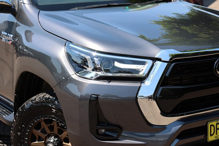 2022 Toyota Hilux SR5