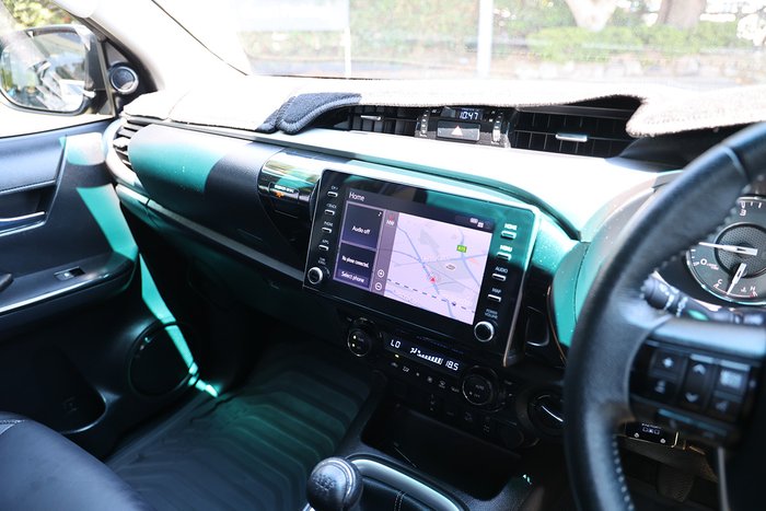 2022 Toyota Hilux SR5