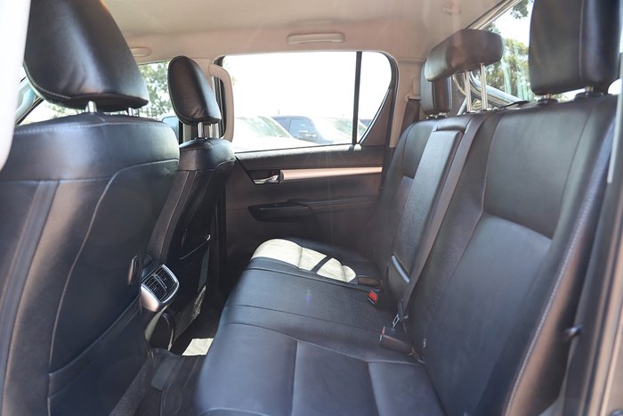 2022 Toyota Hilux SR5