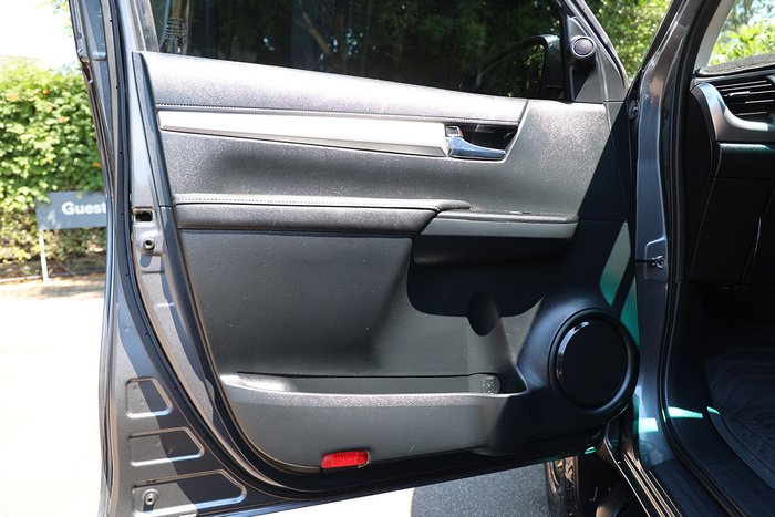 2022 Toyota Hilux SR5