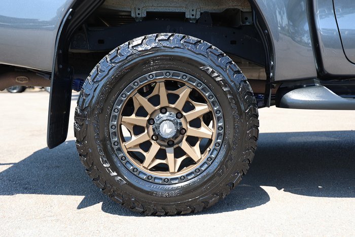 2022 Toyota Hilux SR5