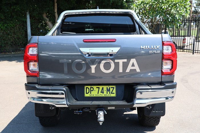 2022 Toyota Hilux SR5