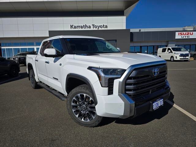 2023 Toyota TUNDRA Tundra 3.5L Hyb Pick-up 10AT Limited 8672641 001 Glacier White
