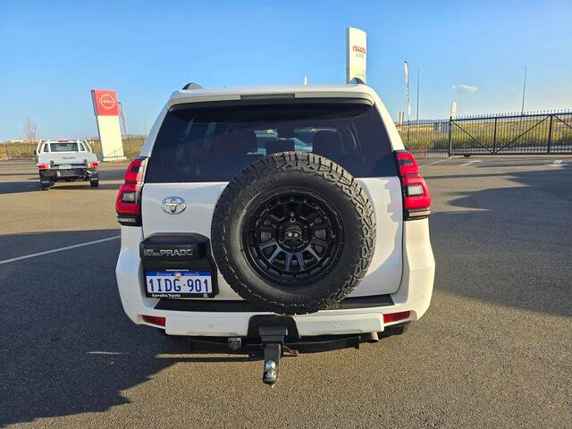2021 Toyota Prado DSL WGN AT GXL Glacier White