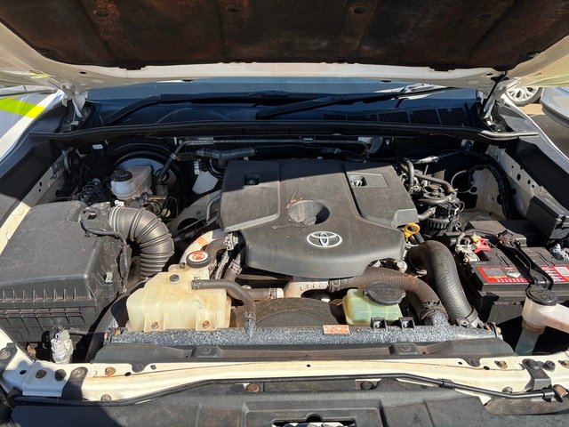 2021 Toyota Hilux HILUX 4x4 2.8L DSL D/C/C 6AT SR 2L71010 001 Glacier White