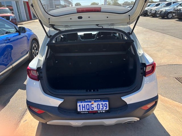 2022 KIA STONIC 2022 KIA STONIC SPORT 6 SP AUTOMATIC 4D WAGON 4CYL  White