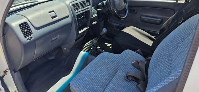 1999 Toyota Hilu 4x4 LN167R White