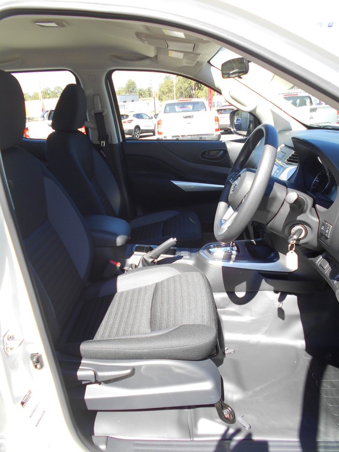 2025 Nissan Navara SL