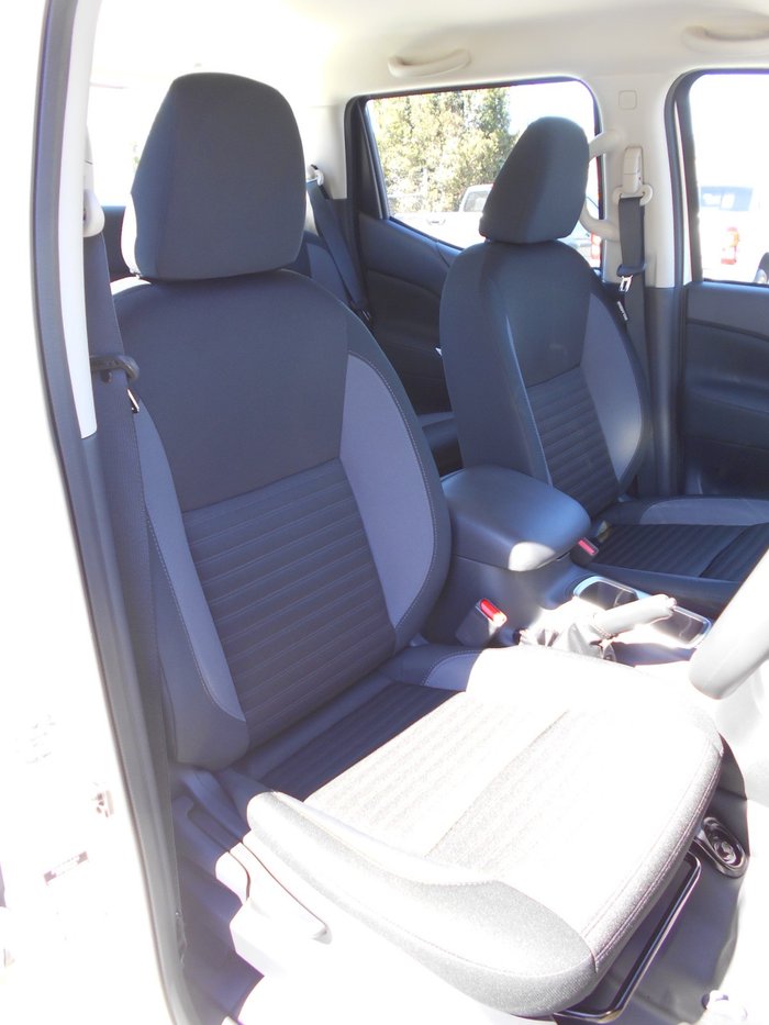 2025 Nissan Navara SL