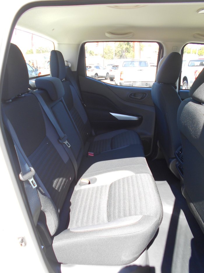 2025 Nissan Navara SL