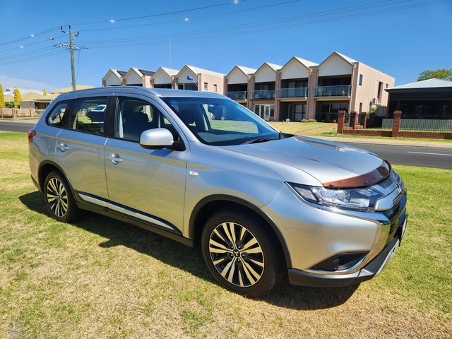 2019 Mitsubishi Outlander ES