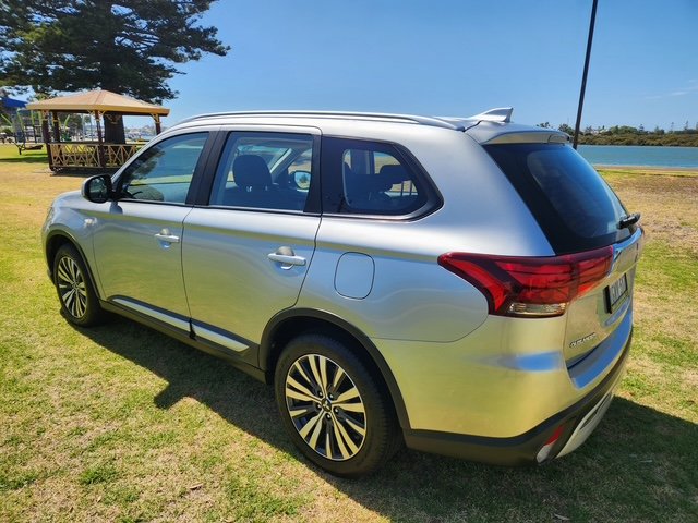 2019 Mitsubishi Outlander ES