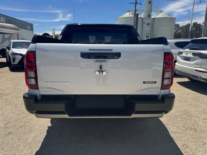 2025 MITSUBISHI Triton GSR