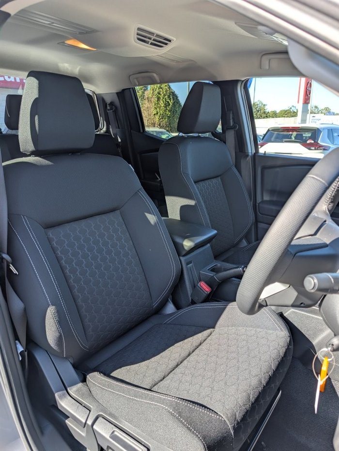 2025 NISSAN NAVARA ST