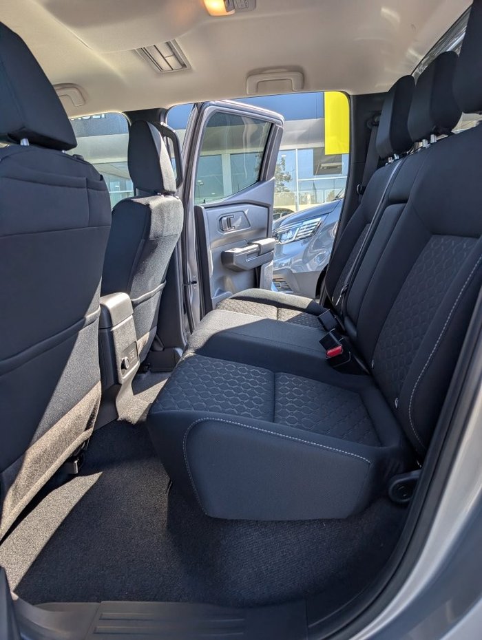 2025 NISSAN NAVARA ST