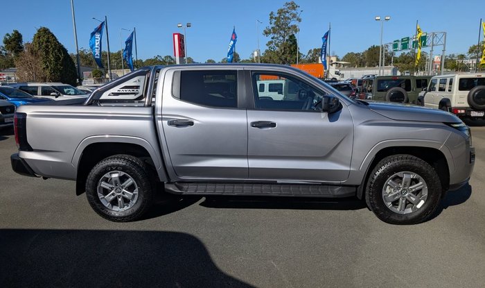 2025 NISSAN NAVARA ST