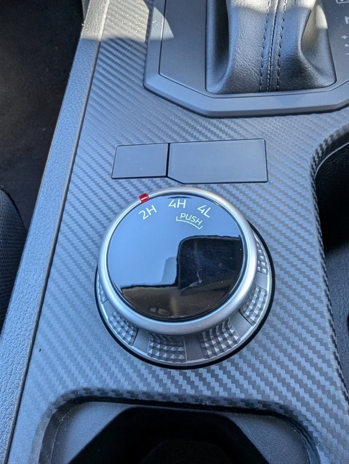 2025 NISSAN NAVARA ST