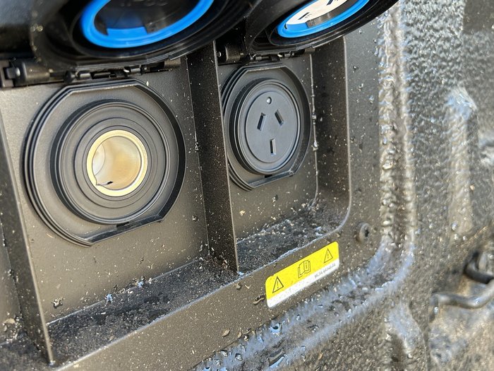 2025 VOLKSWAGEN AMAROK