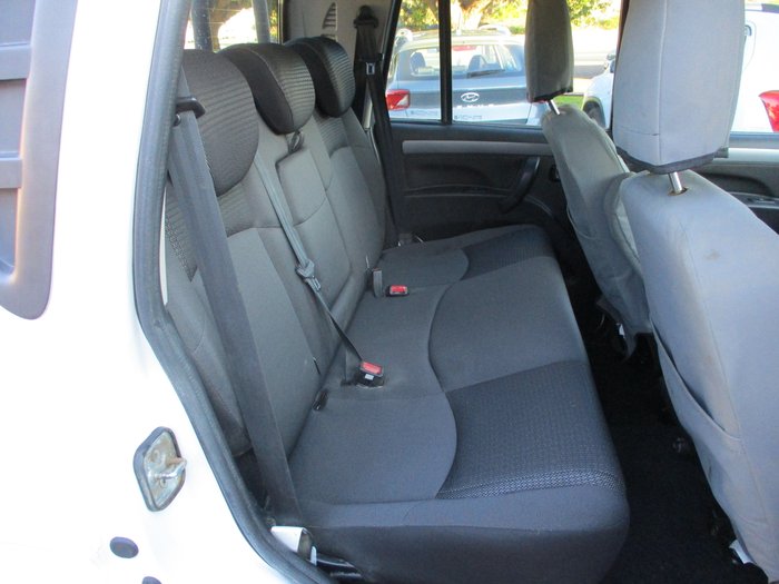 2022 Mahindra PIK-UP S10+ Black mHawk White