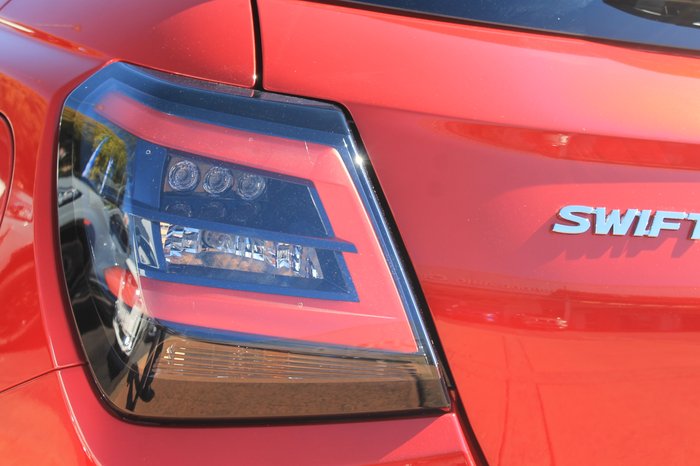 2025 Suzuki Swift Hybrid Plus