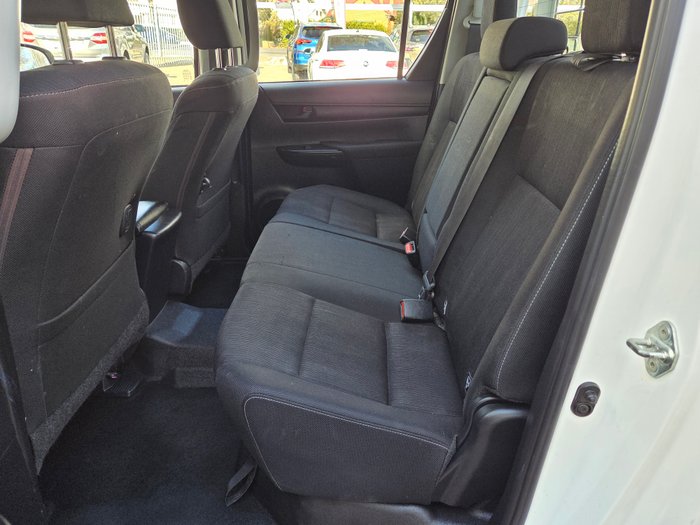 2019 TOYOTA HILUX SR WHITE