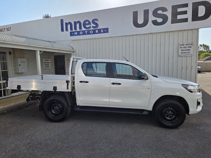 2019 TOYOTA HILUX SR WHITE