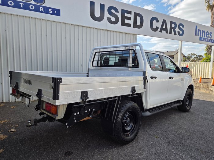 2019 TOYOTA HILUX SR WHITE