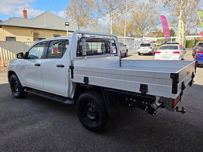 2019 TOYOTA HILUX SR WHITE