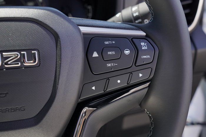 2025 Isuzu MU-X LS-T