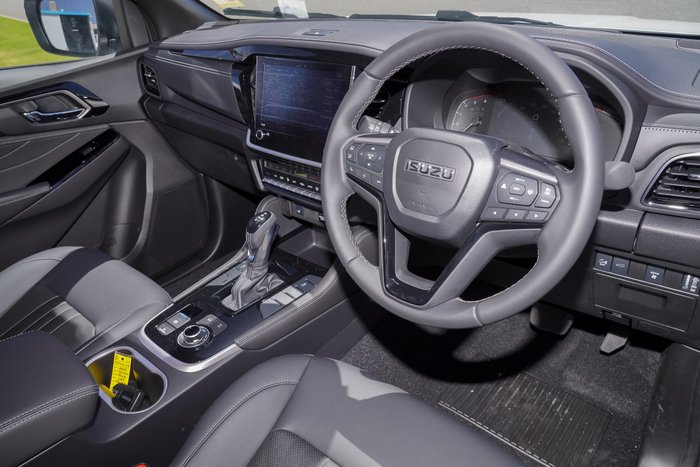 2025 Isuzu MU-X LS-T