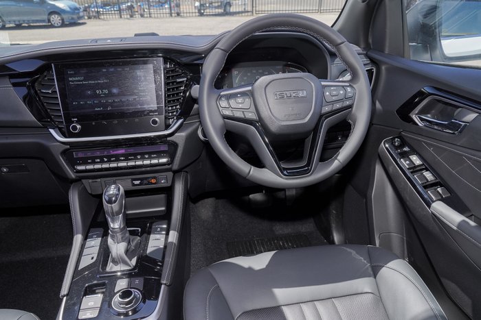 2025 Isuzu MU-X LS-T