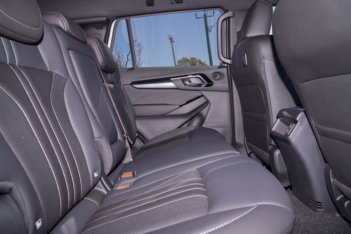 2025 Isuzu MU-X LS-T