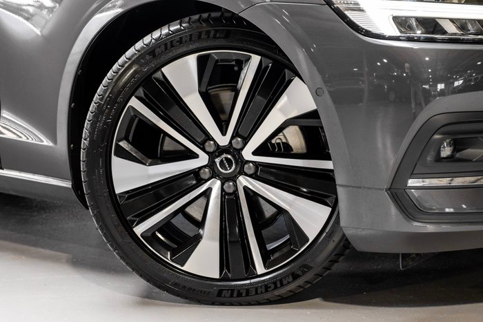 2023 Volvo S60 Ultimate B5 Bright