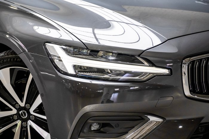 2023 Volvo S60 Ultimate B5 Bright