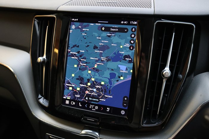 2022 Volvo XC60 Plus B5