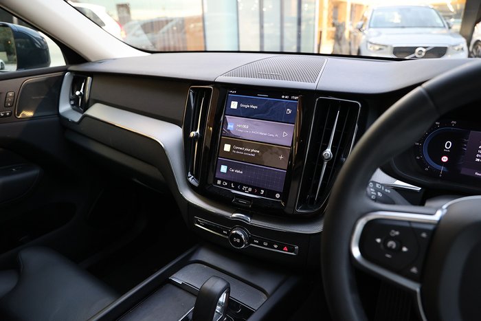 2022 Volvo XC60 Plus B5